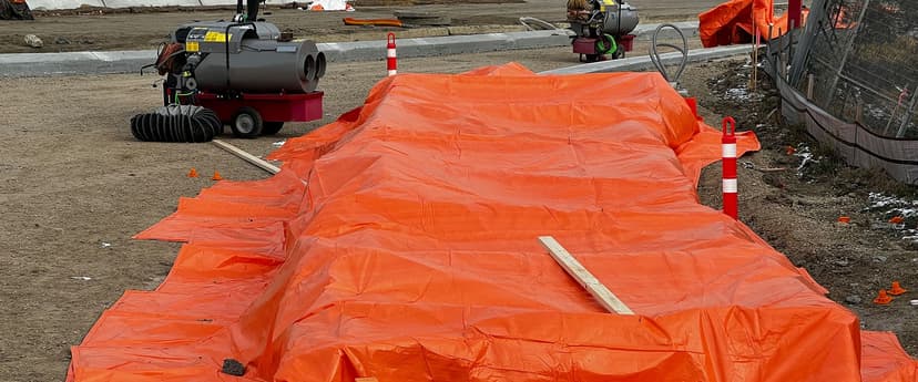 Concrete curing blanket